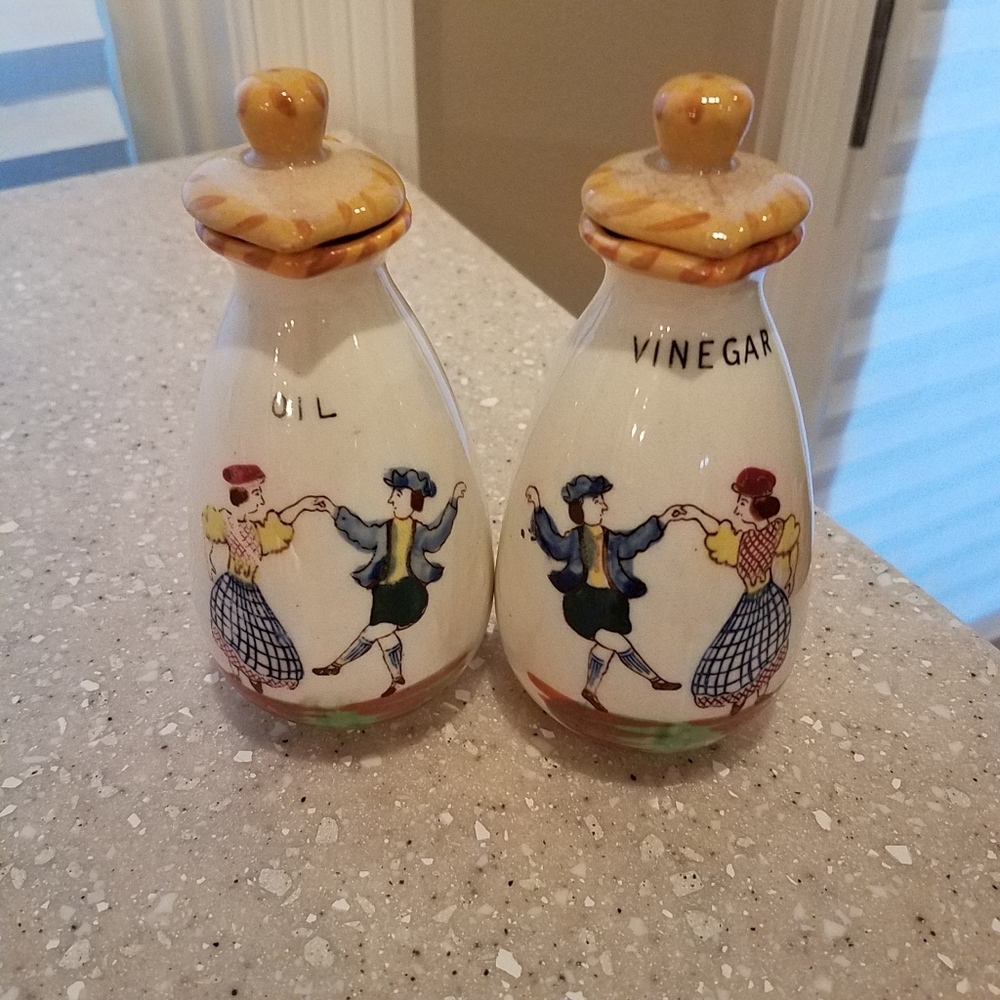 Vintage Hakusan oil and vinegar cruets